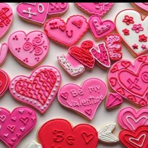 Check out my NWT Valentine’s listings!!❤️🛍️❤️🩷🎀🩷